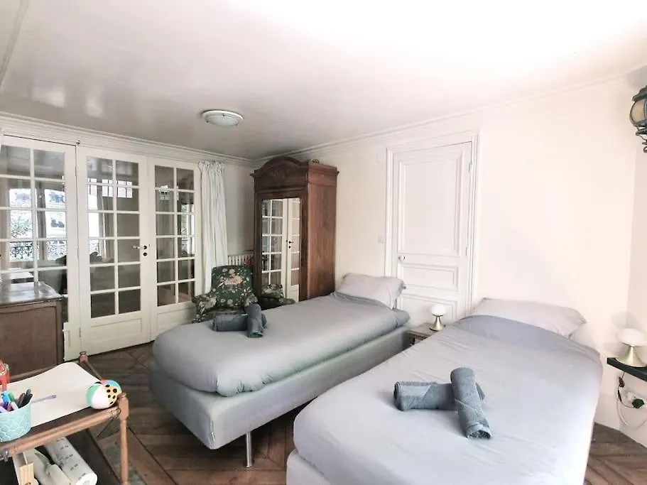 Apartment Montmartre 6 Personnes Paris